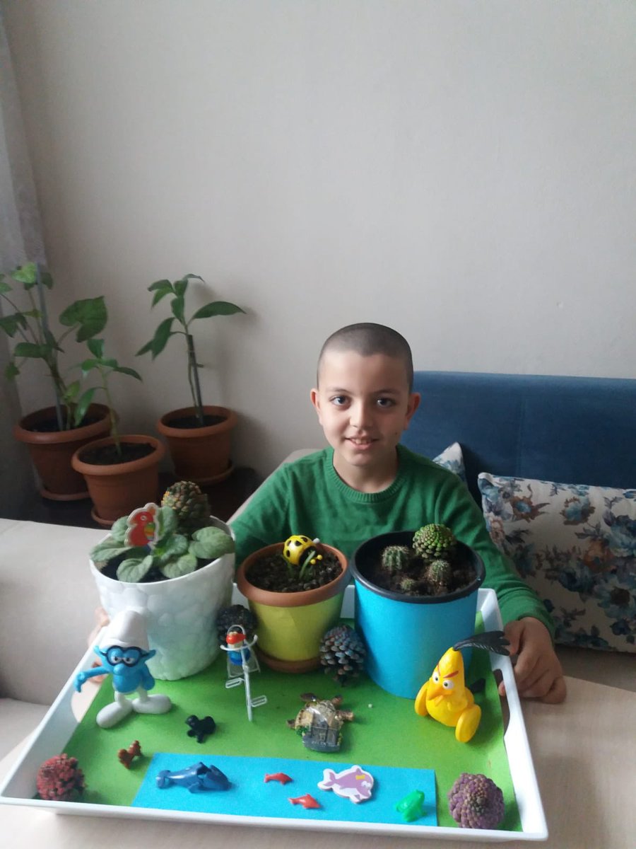 HanifeAkagndz's tweet photo. @SehitSkan 
Bu aralar dışarı çıkamayan öğrencilerim baharın gelişini hatırlatmak için Waldorf Bahar Masası oluşturdu. https://t.co/d1QSWvg08V
