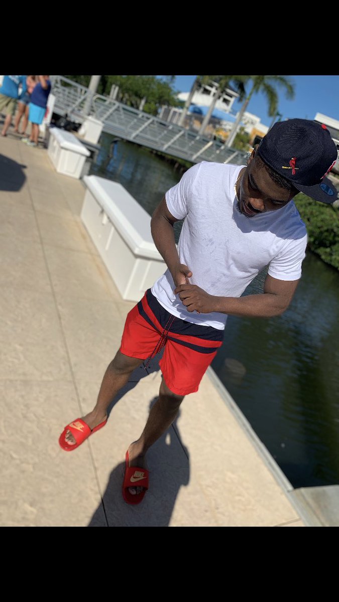 djshannon__'s tweet photo. Escape to the Bay👨🏾‍💻🛸🌴 https://t.co/LenFVGzeNy