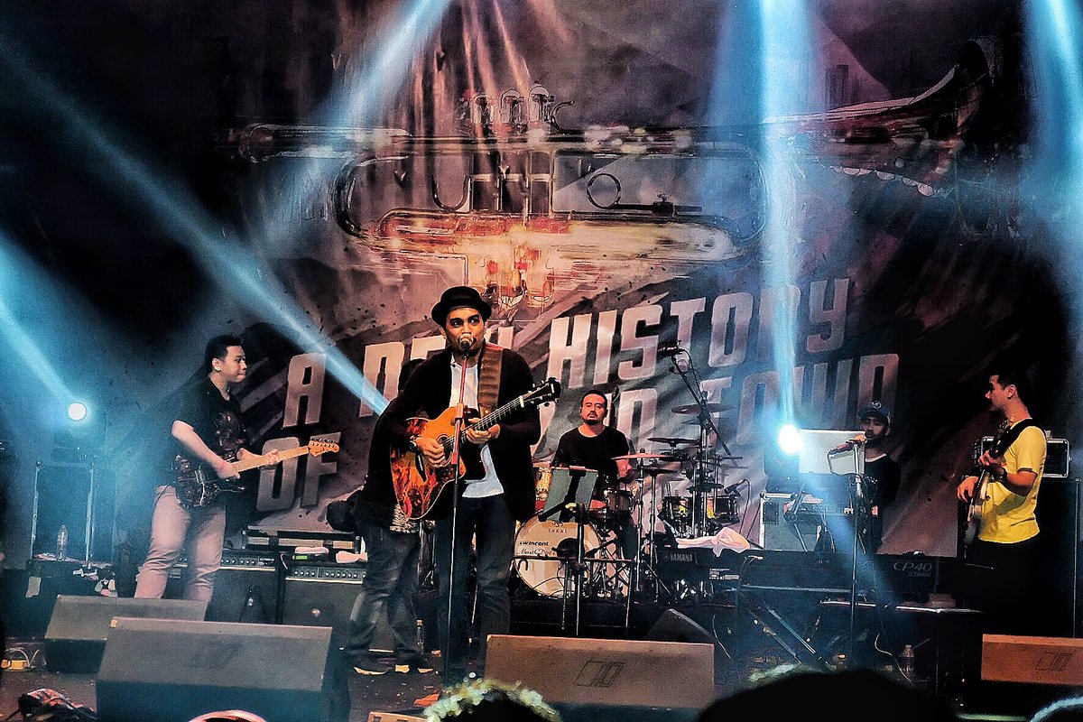 Beta sayang ale,semua sayang ale selamat jalan bung 💔 <a href="/GlennFredly/">Latuihamallo</a> 
#cintauntukglenn #glennfredly