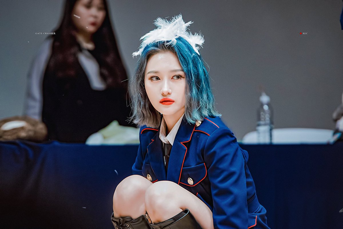 lee siyeon as microsoft office apps; a pointless thread  @hf_dreamcatcher #드림캐쳐  #Dreamcatcher