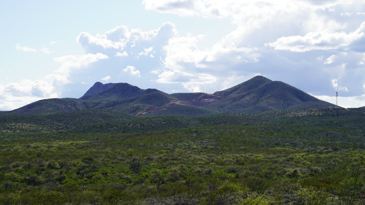 Here you can see they are clearing the way to take the wall up and over a small mountain leading out of the valley. 8/