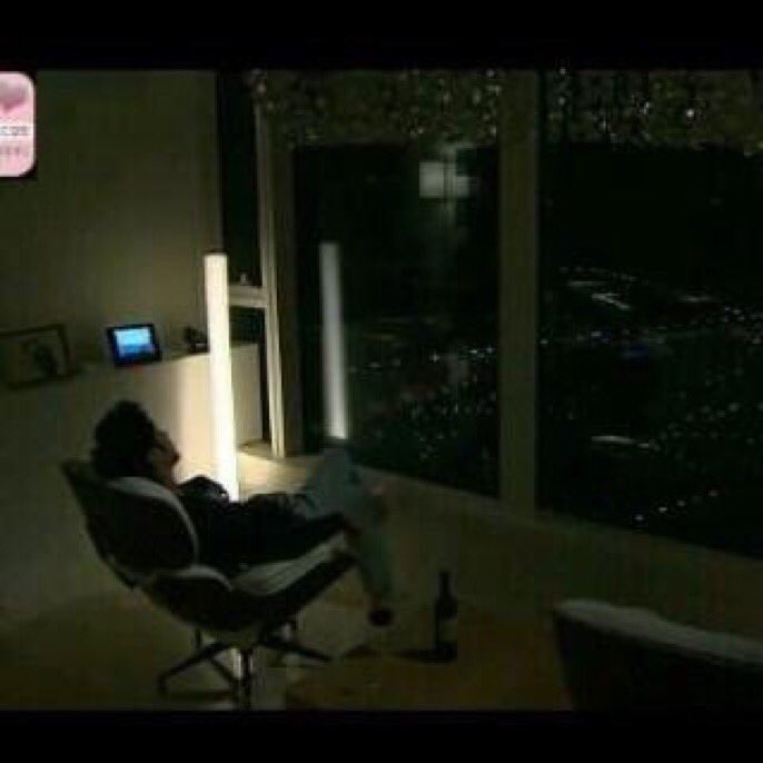 ليتك تشوف الوقت بعيون عشـاق
وشلون في ليله يسوق البشايـر