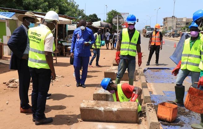 vert_togo's tweet photo. Réduction des #inondations au #Togo : @District_Lome entame la campagne de curage de caniveaux à Lomé
👇👇👇👇👇👇👇
https://t.co/3O5WOZHags
@edemdalmeida @Peacevera1 @loiclawson1 @Atj2E_Tg @charleskolou @ONGSTADD https://t.co/zHfu1Nqwp7