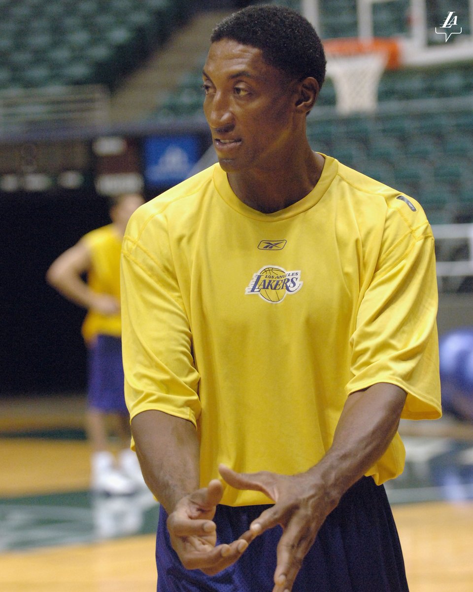 lakers training top