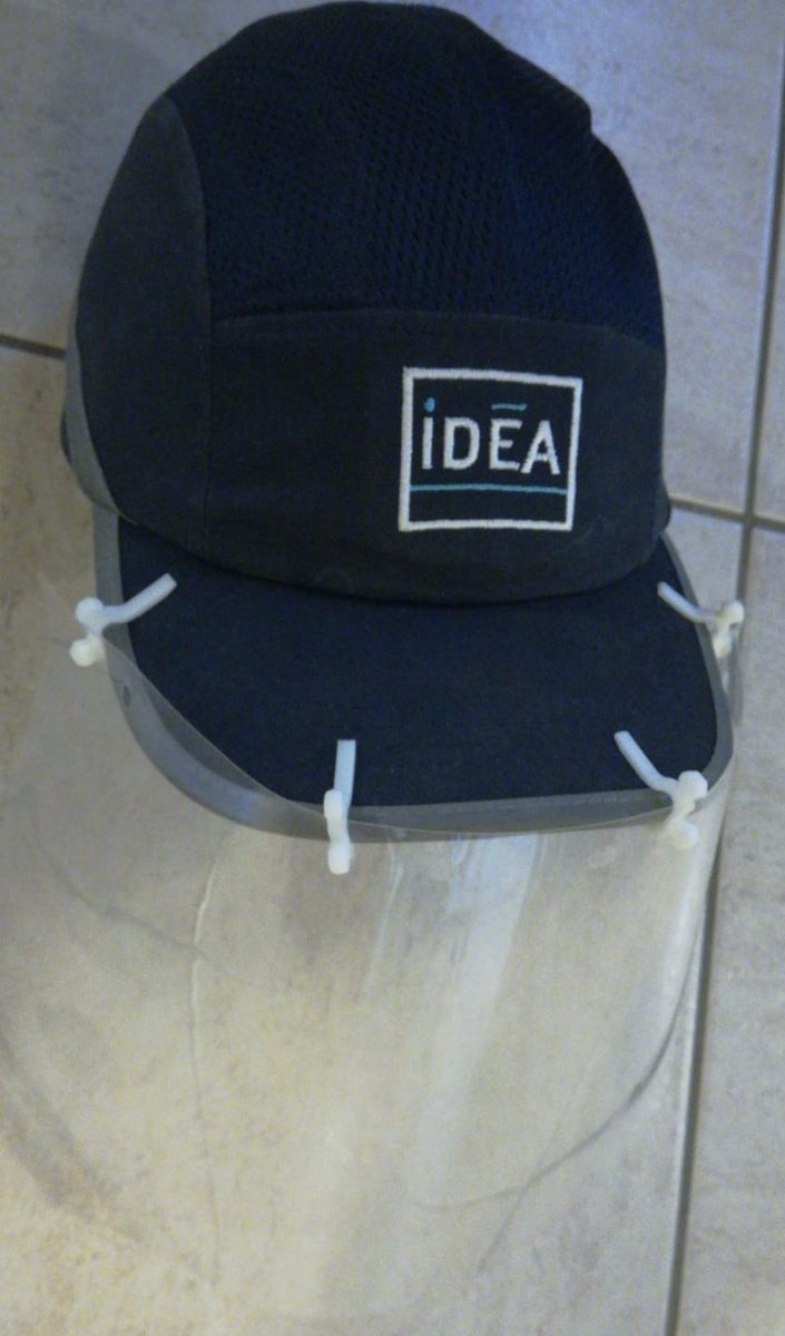 BlueLab44's tweet photo. [NOUVEAUTÉ] Nous sommes ravis de vous partager un nouveau modèle de visières de protection qui s'adapte, cette fois-ci, aux casques et casquettes de sécurité, notamment pour les chantiers #BTP #industrie
👇
https://t.co/Li9zfDBNJV https://t.co/1X7gMhWZuh