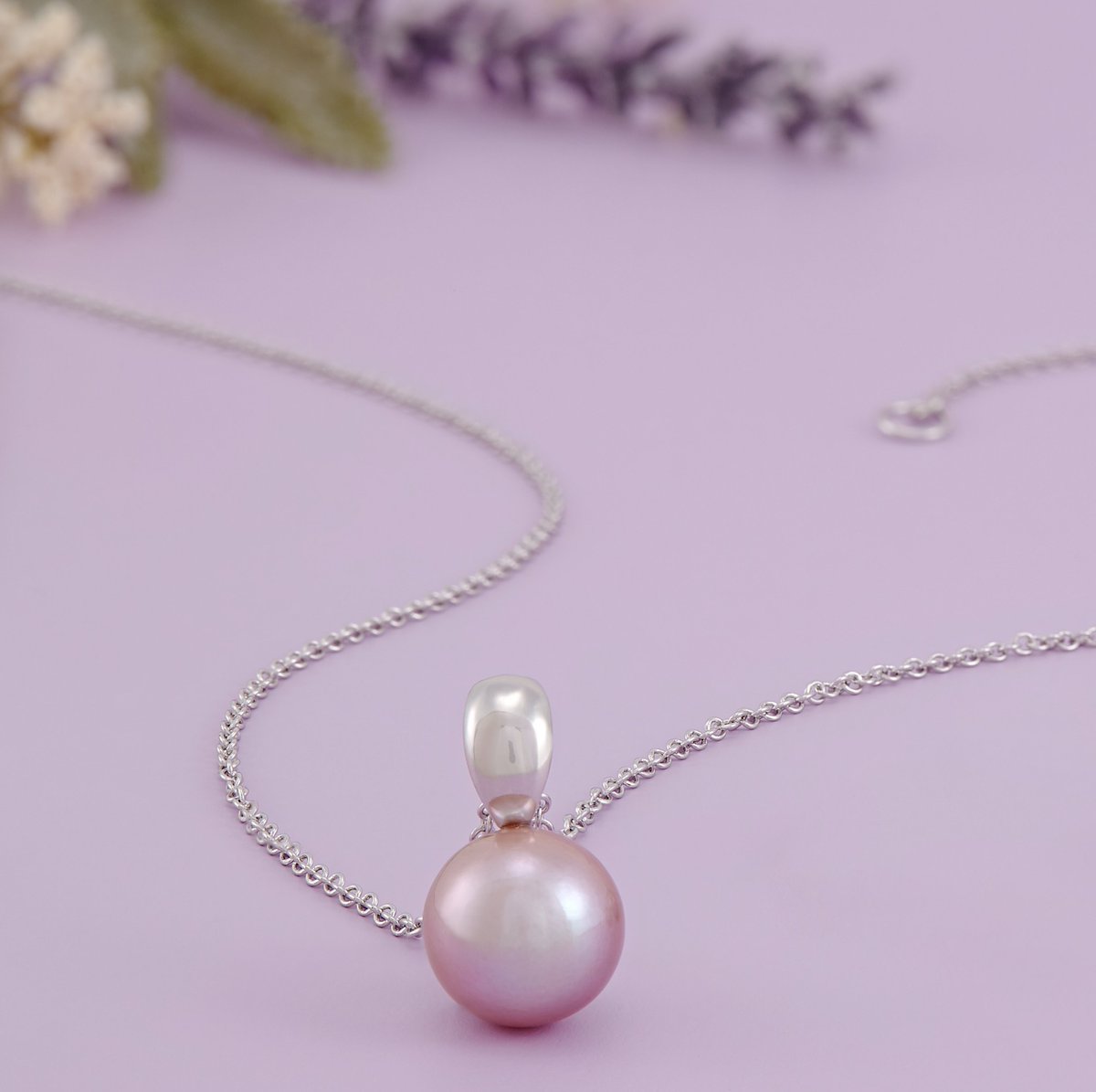 Some pretty for your feed ✨We hope you're staying safe 💜 #PearlsThatGoWith #WednesdayWant #PurpleReign