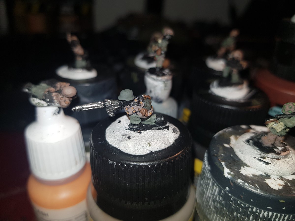 PatricWeiss's tweet photo. #dicedlivemalen 
So für meine ETC armee 2021 neue Soldaten  Flames of War Late war SS https://t.co/cjtc9ZNecJ