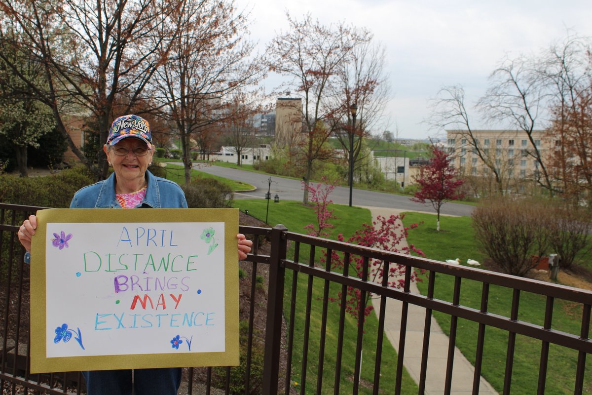 VandaliaMon's tweet photo. Join us in saying THANK YOU to all healthcare workers! We celebrate you! #MonHealthHeroes #MonHealthStrong https://t.co/vC6dDbu3oM