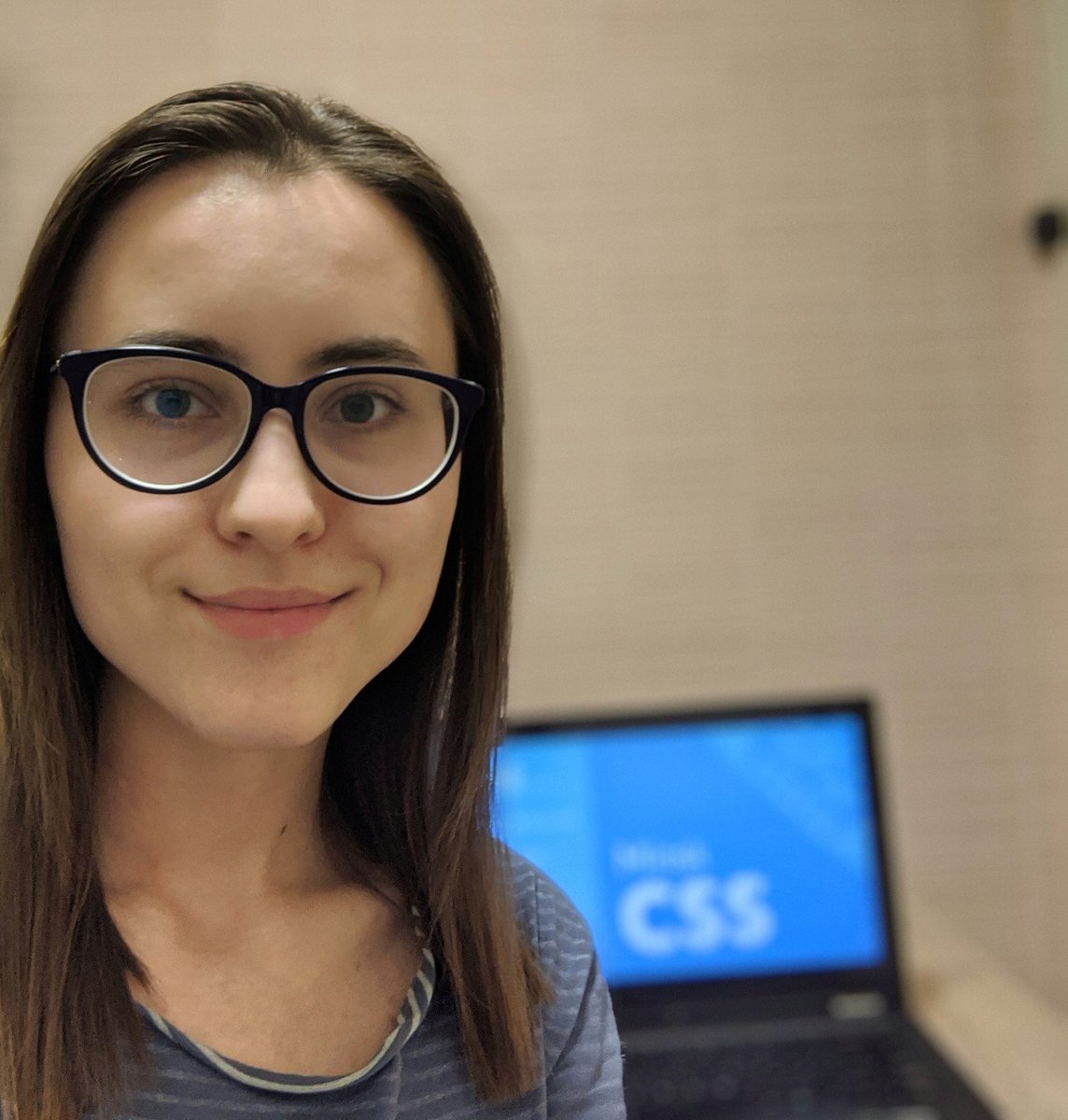 aaneitchik's tweet image. сегодня #MinskCSS без линз и в пижаме
спасибо организаторам за адаптацию к ситуации ❤️
#селфисмитапом