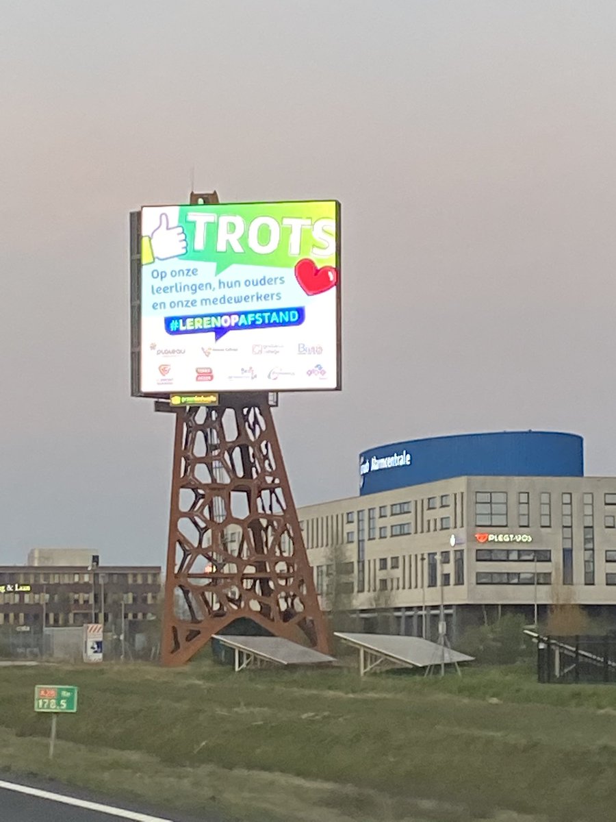 jufmir's tweet photo. Trots op onze leerlingen, hun ouders en onze medewerkers! https://t.co/845dyVfOvG