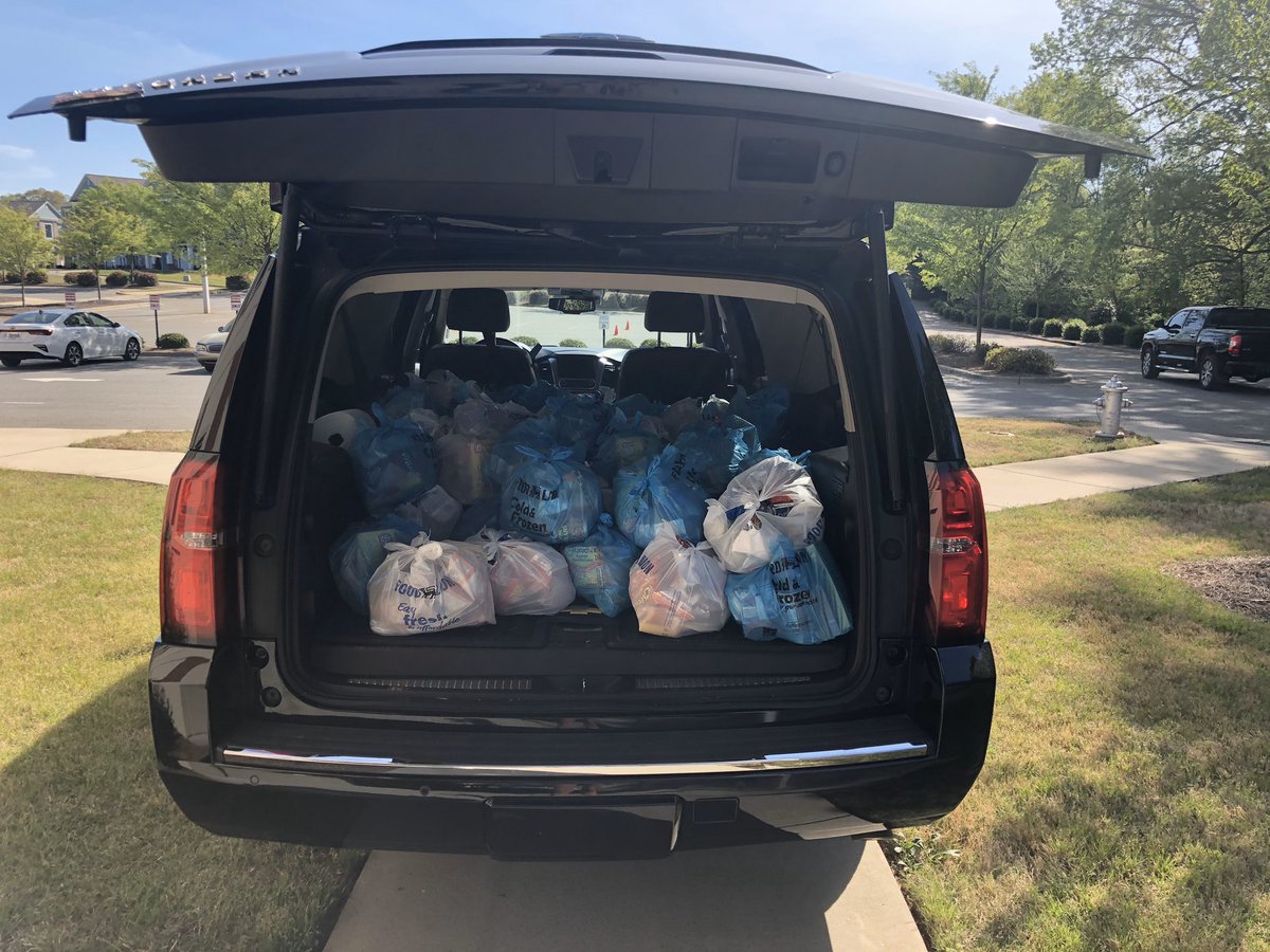 LangtreeCharter's tweet photo. Ms T and Mrs Kelly set up our food drive today! Each bag holds 2 days of food. Each family got two bags and 2 loaves of bread! Thank you to the managers at Food Lion on 150, East Plaza Drive for donating all the loaves of bread! @CSUSAhq @CSUSAJonHage @ShaneFLis @EPadgettLCA https://t.co/GRZWgRxa9j