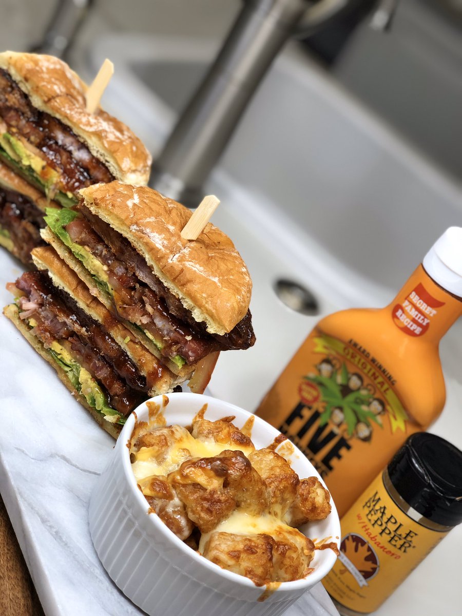 FiveMonkeysBBQ's tweet photo. Even BLTA’s get a little crazy out at 5M HQ! Check this out 👀! #OG5M pork belly BLTA: Maple pepper seasoned pork belly, smoked on the Traeger Pro 34 for a couple hours topped with OG5M then cranked up for about 30 minutes, avocado, lettuce, grilled potato bun, https://t.co/hsiLzMV93o