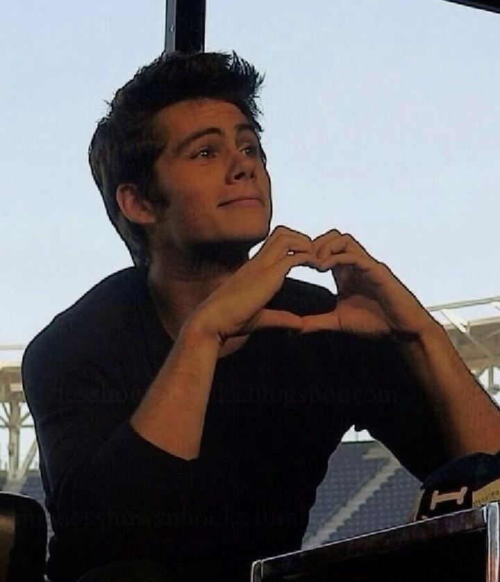 SweetUnicorn09's tweet photo. Parabéns para um dos melhores personagens de todos os tempos!!! 

  ▪▪▪ Stiles Stilinski  ▪▪▪

• sarcástico
• lindo
• companheiro 
• leal
• melhor personagem de Teen Wolf (na minha opinião)
• e muitooo mais ♡ https://t.co/DkyC3SvFjN