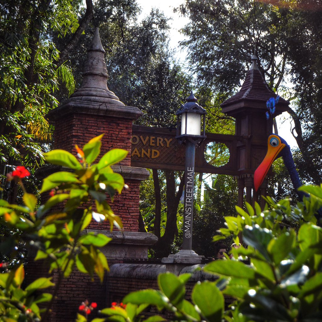 mainstreetmae's tweet photo. Me realizing it’s only Wednesday 🎈 #DAK #DisneysAnimalKingdom #DisneyParks #WDW https://t.co/OUBoPPJKVv