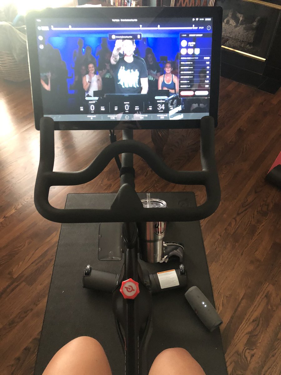 katiec25's tweet photo. Workout Wednesday #norris_virtualspiritweek #teachersofpeloton @onepeloton https://t.co/lX43yppBQi