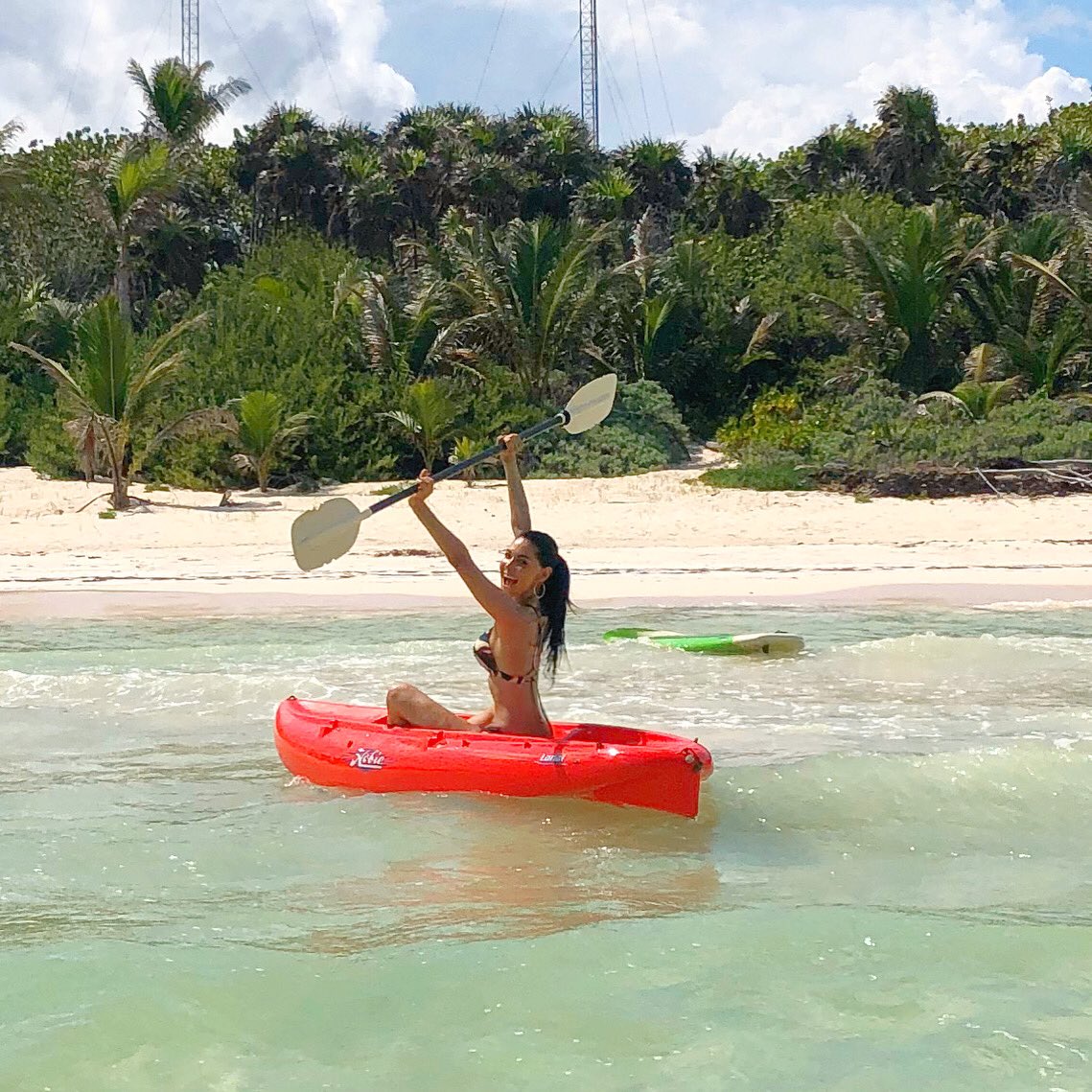 vanessamoralcha's tweet photo. Erase una vez...  en el mar 💚💚 https://t.co/ghBuGGJ4Al