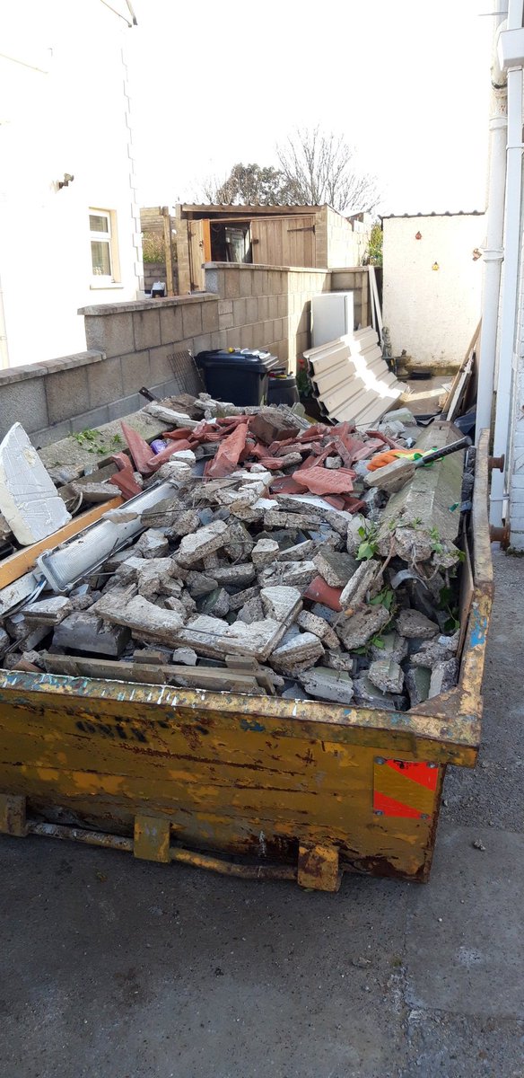 adrenal1412's tweet photo. Day 2 of furlough and a 2nd productive day.
Garage/ shed down and now into the manual removal of earth / shrubs etc
Thanks to wife and boys for their help.
#achingeverywhere
@janehowells66 @craigjayhowells @kie1h https://t.co/V4ppBY0Osv