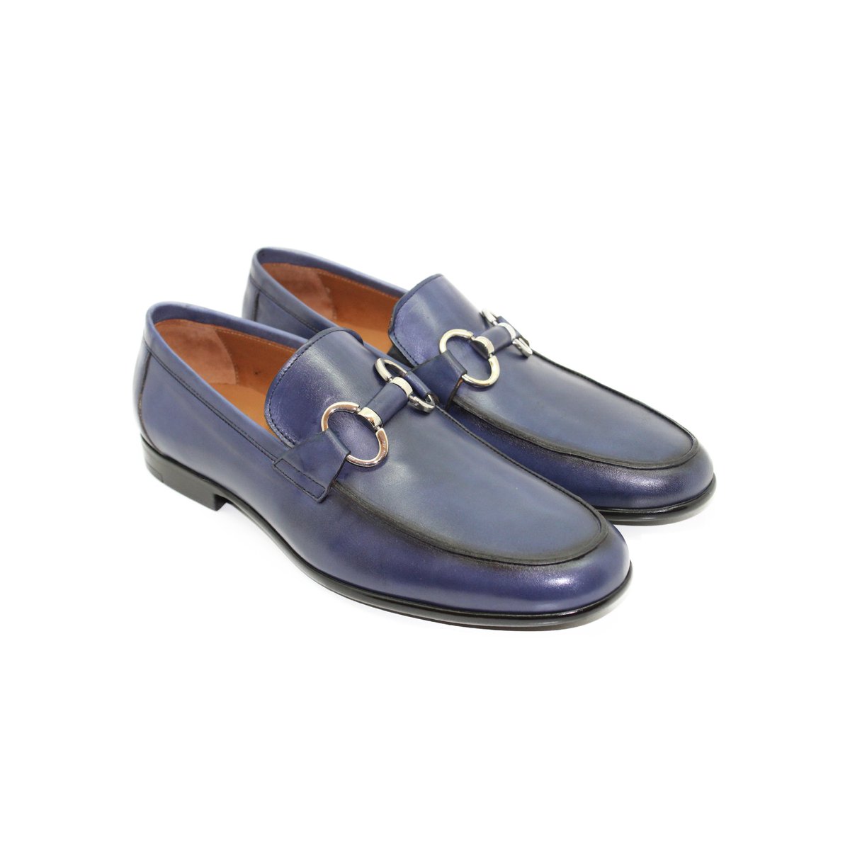 UmberShoes's tweet photo. Los nuevos mocasines te están esperando.

Las tiendas físicas siguen cerradas. 

Visita nuestra tienda online.
⠀
•
•
⠀
The new loafers are waiting for you. 

The physical stores are still closed.

Visit our online shop.

#stayathome #quedateencasa #UmberShoes #Umber #shoes https://t.co/dKghiceNjt