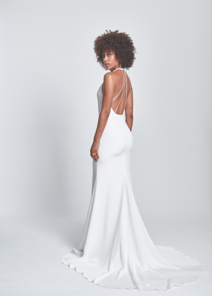 TheWedding_Club's tweet photo. “I design for the woman who appreciates a classic silhouette, but also has a bit of whimsy in her.” - @alexandragrecco ✨
https://t.co/8P2MEnw2t1
#alexandragreccobride #alexandragreccobride #designerbride #designerdress #chicbride #weddinginspo #coolbride #weddingdress https://t.co/gmw1CRnUN3