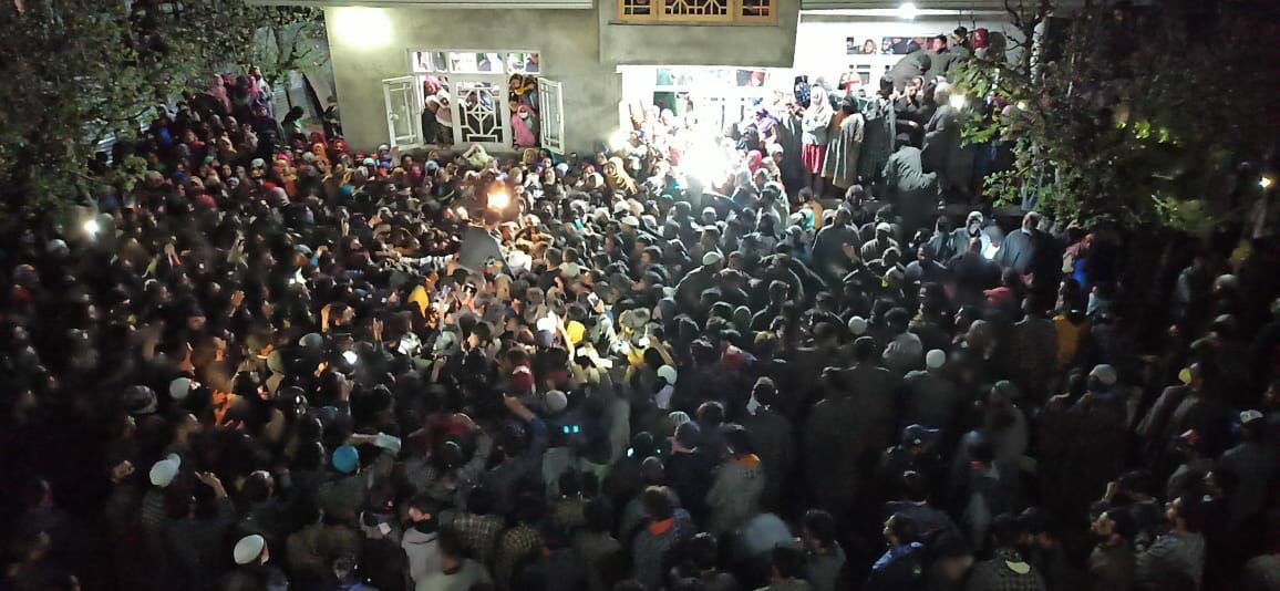 Martand_JK's tweet photo. While Covid19 cases are rising in Jammu &amp; Kashmir, this is social distancing in Sopore, North Kashmir. People attending funeral procession of a terrorist. Sad and shocking. 
My sympathies with the authorities and agencies who are already overstretched and working overtime. https://t.co/09WpxCZPhq