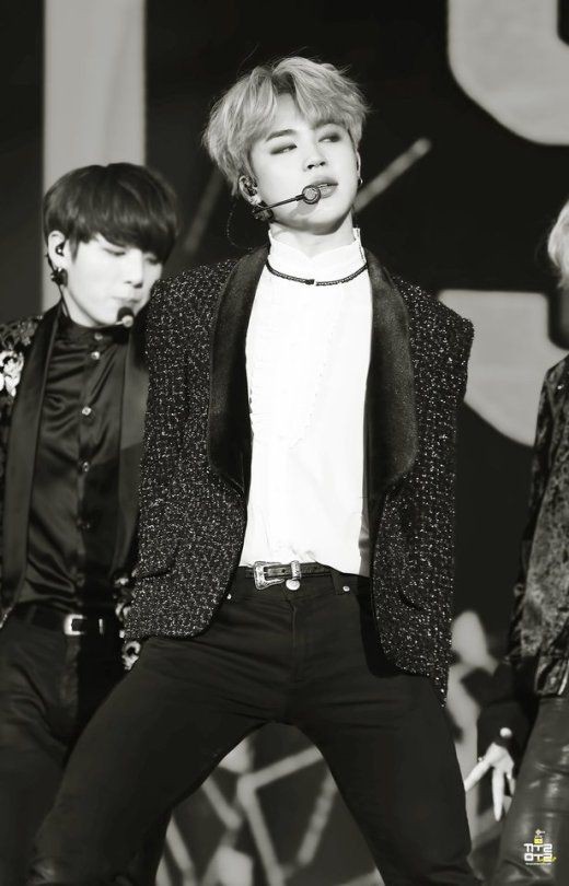 W A R N I N G: Do NOT open this thread if you can't control yourself over Jimin's stage performance 