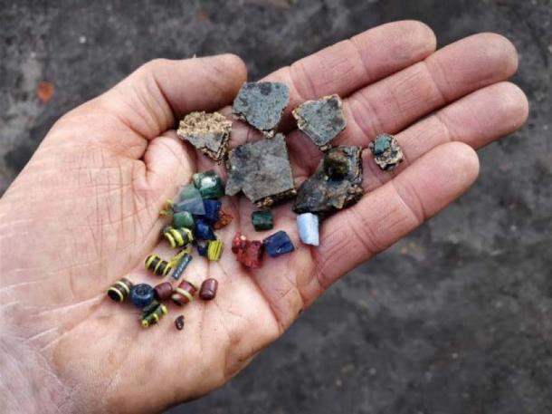 SecretoDruidas's tweet photo. 🔴NOTICIA :HALLAN ARTEFACTOS Y TESOROS ANTIGUOS EN LA PRIMERA CIUDAD VIKINGA DE ESCANDINAVIA. 

Después de excavar solo 10 pies debajo de Ribe, los arqueólogos encontraron miles de artefactos como monedas, amuletos, cuentas, peines... 

Para más Info⤵️: https://t.co/uYBA8w4XOX https://t.co/Zt4x0jaokB