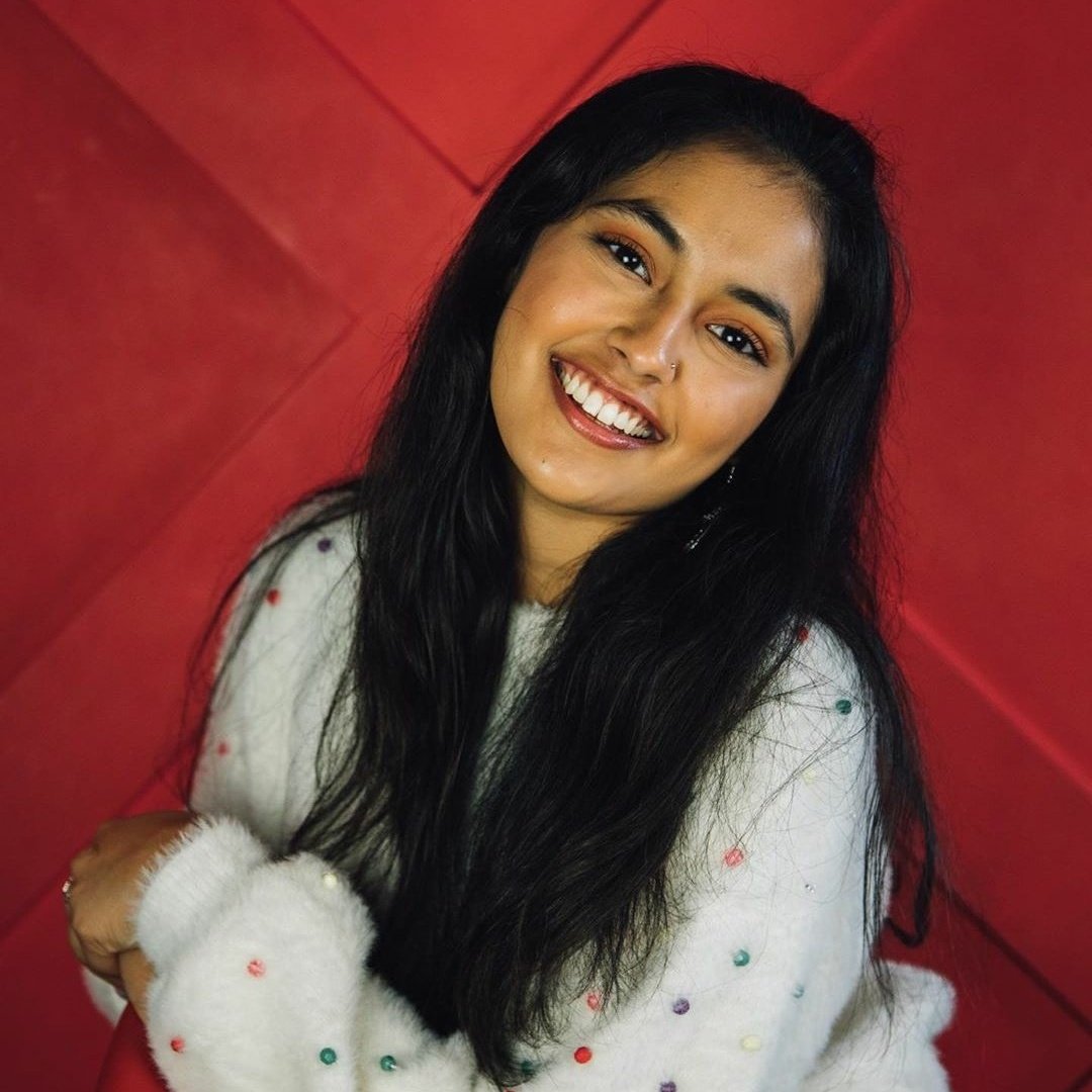 Shivani Paliwal sorrindo; uma thread necessária