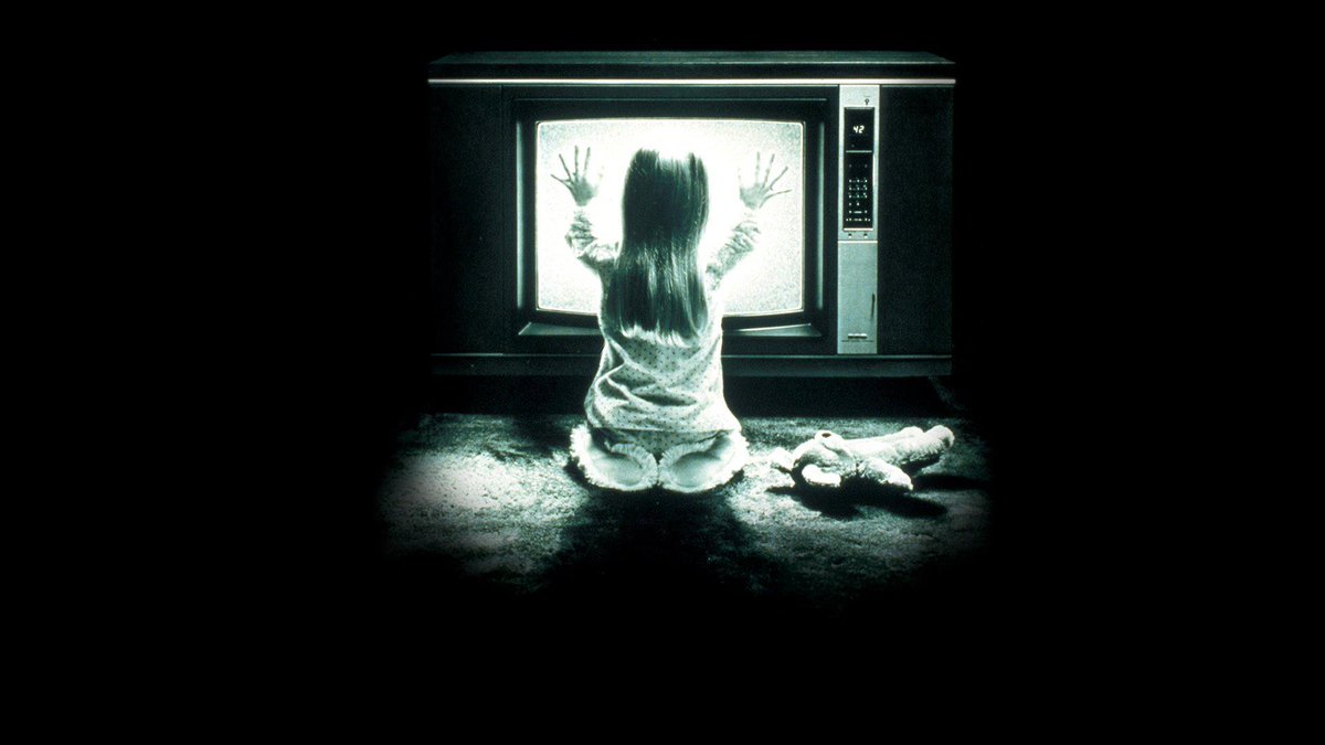 Me habló la televisión pero aún la he empezado a contestar y mira que me tienta...
#mehablólatelevisión #poltergeist #encasa