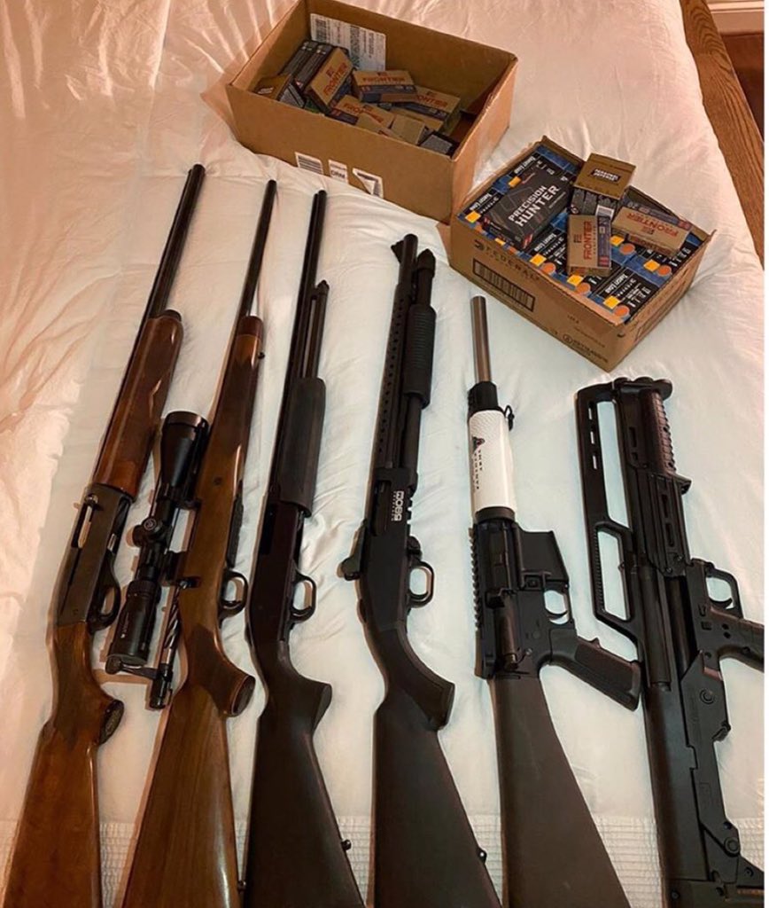 twodoctorsirl's tweet image. We have no guns here in Ireland 🇮🇪 Bet the preppers are all stocked up. The boy in me wants to fire them. Targets only. Can’t kill an animal #twodoctors #COVID19ireland #preppers #peterfa