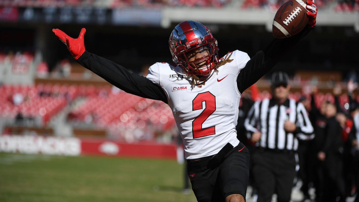 ShawqiItraish's tweet photo. VERY BLESSED to receive my 17th offer from Western Kentucky University🔴⚫️!! @BryanEllisWKU @Cbradley2218 @Coach_Sanders12 https://t.co/z6dUW3eewA