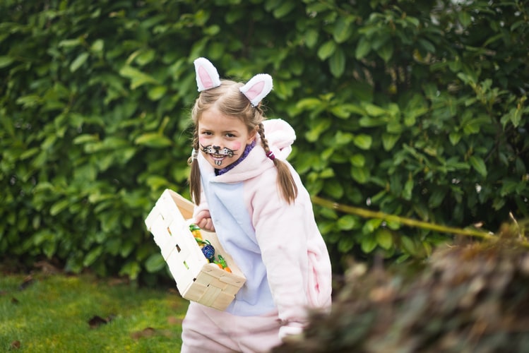 Looking for things to do at home this Easter? From easy baking to fun traditions and Easter games to play with the family, we've got you covered: calderdale.mumbler.co.uk/school-holiday… #Calderdale #Halifax #EasterAtHome