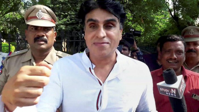 Bollywood producer #KarimMorani tests positive for #coronavirus.

#COVID19Pandemic