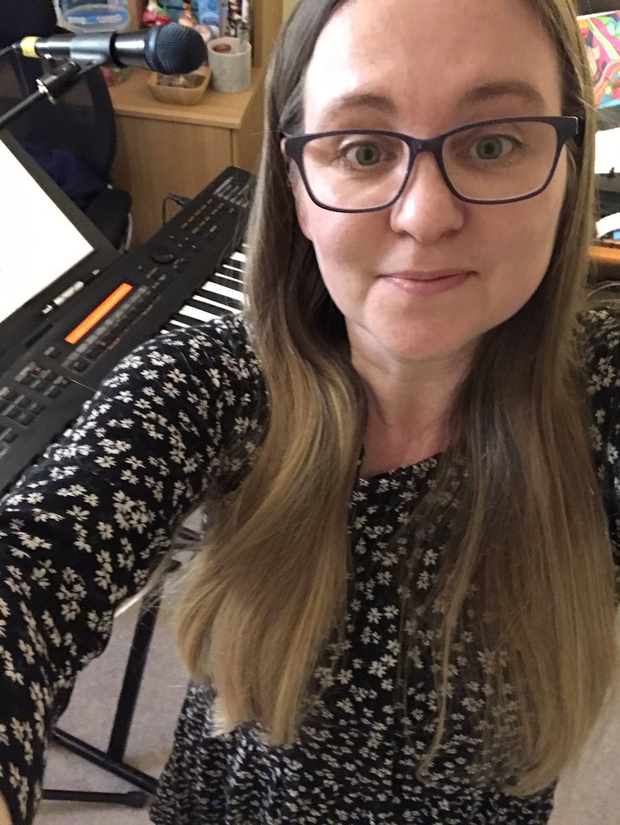 KatSings28's tweet photo. Lovely daughter told me I still have to get dressed nicely to do my virtual choirs and should wear a dress .... so here I am all ready before tonightβs session! @singchoirs #readytosing #virtual https://t.co/dTH4JdT3UV