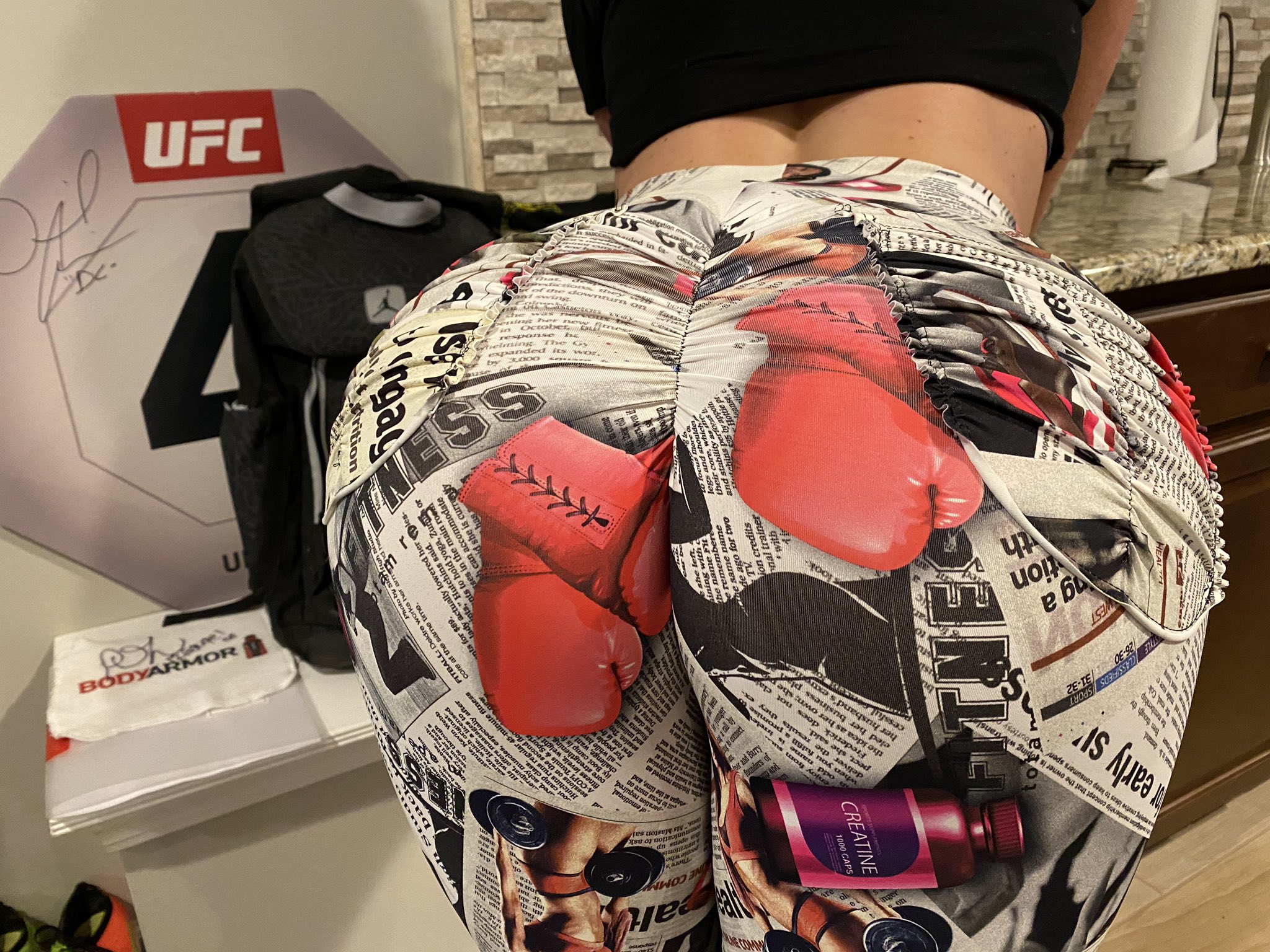 Kendra Lust™ on X: #WorkoutWednesday #homeworkout #StayHome check out new  leggings from t.coEIgldkbKgD use code Kendra10 for discount  t.cogg88UnXxZb  X