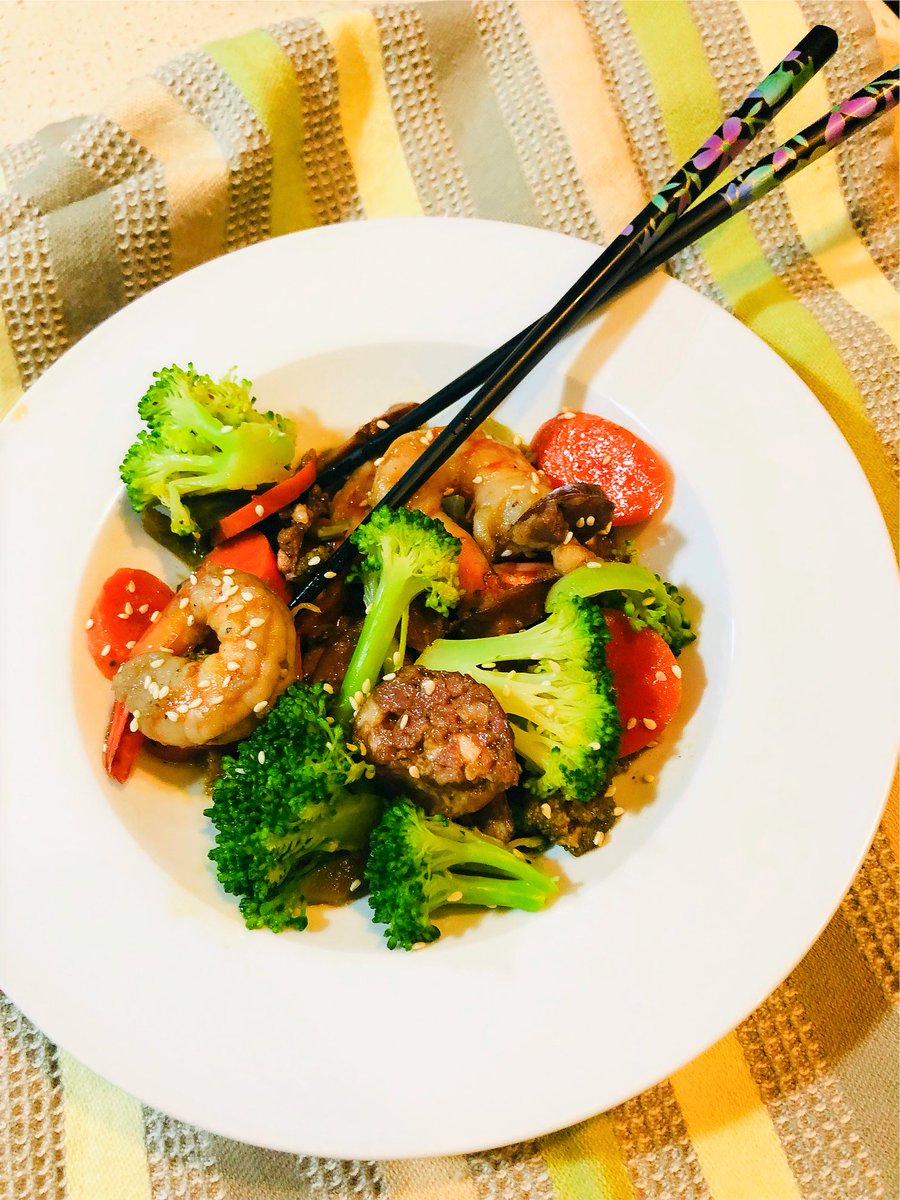 My Shrimp & Sausage Stir Fry Recipe!😋 
#ShrimpRecipe #StirFry #RecipeBlog #FoodBlog 
bit.ly/2yGfhB2