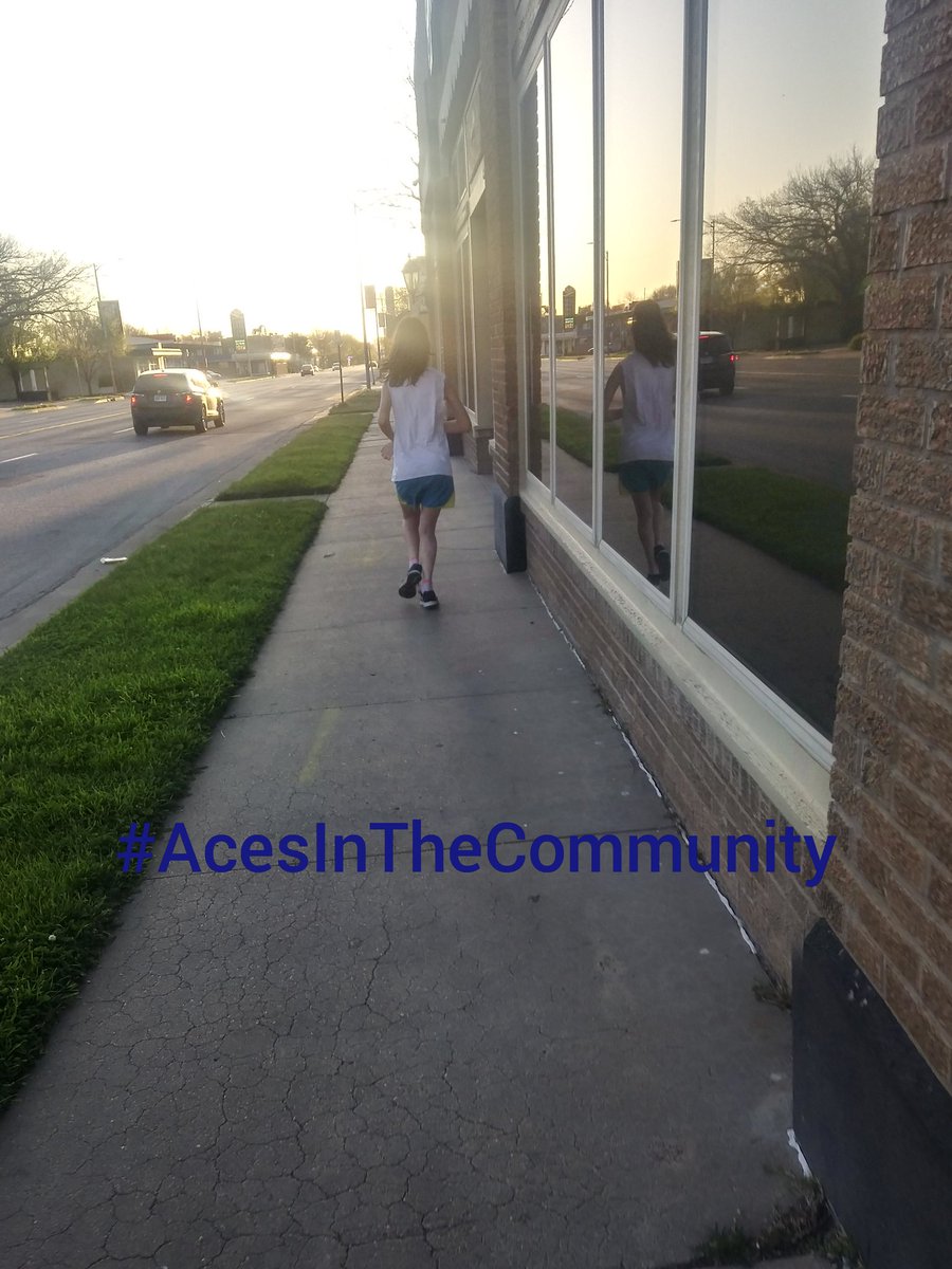 BBBBookReviews's tweet photo. My little Ace in the community taking a mile run @EastHighAces 
@RunnersBlue #Acesinthecoummity2020 https://t.co/NOhvNbQ4ek
