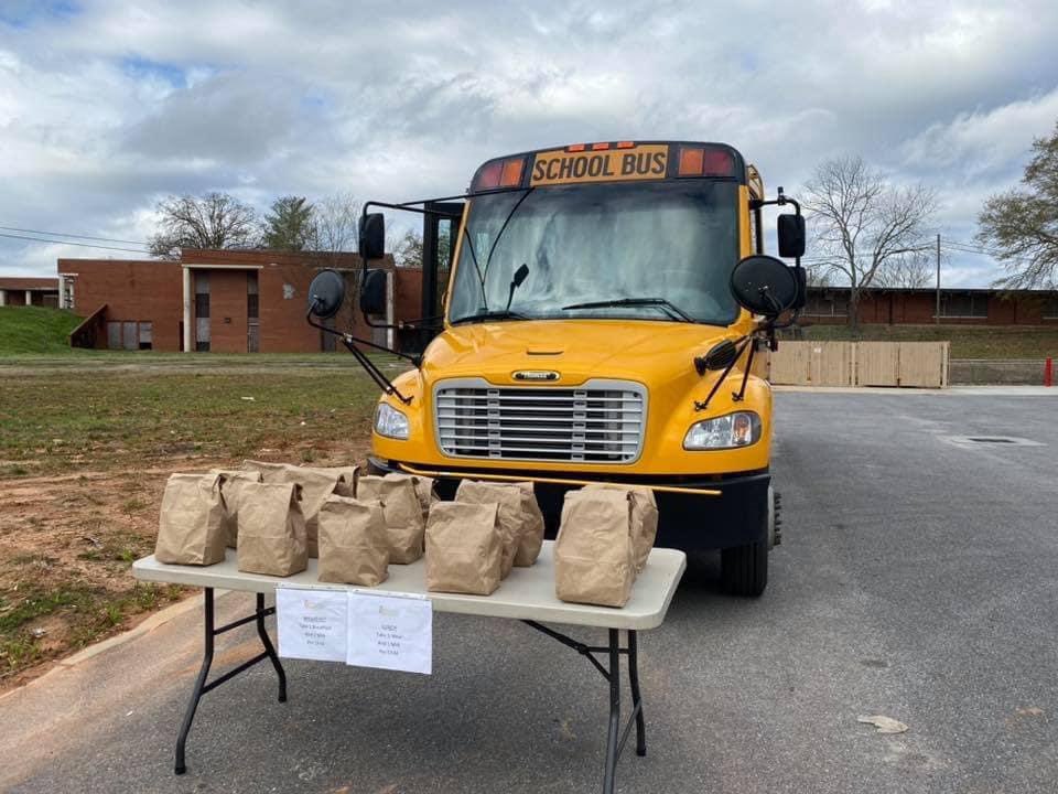 SchoolFoodRocks's tweet photo. Over 22,000 meals every day are being prepared and served to children in our communities due to the dedication of over 350 Food Service and Transportation employees. 

These are the true modern day heroes.... https://t.co/LGcWRN1oqk