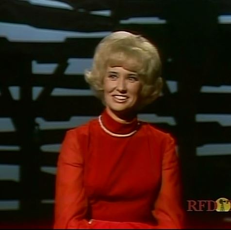 MadMax1861's tweet photo. #Aired #50YearsAgoToday #TammyWynette sang #IllSeeHimThrough (in red) &amp; #IKnow (in gold) on #HeeHaw #Season1 #Episode29 #April81970 #TammyWynette #April1970 #CountryMusicHallOfFame #FirstLadyOfCountry #FirstLadyOfCountryMusic #QueenOfCountry #QueenOfCountryMusic #Tammy #Wynette https://t.co/8t3MnkOLUE