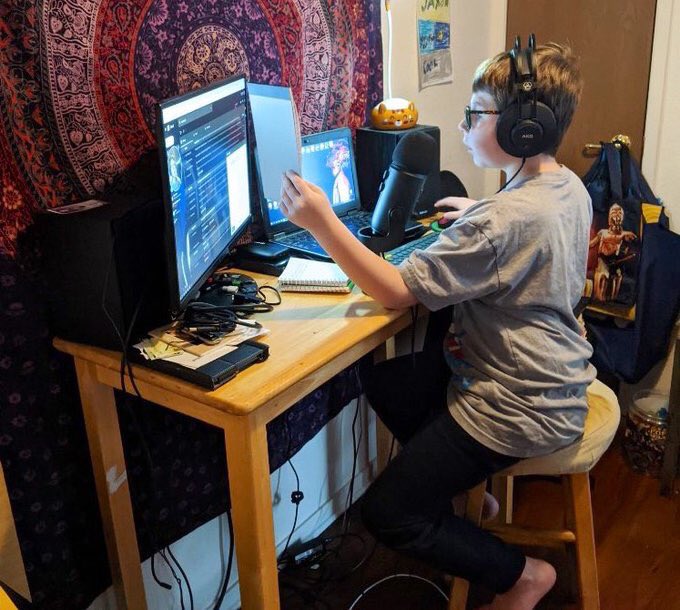 rachaelpeck23's tweet image. A1: One of our students made videos to help others with navigating technology and uploading assignments #KidsDeserveIT