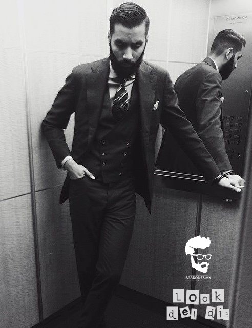 TodoBarbones's tweet photo. Buen día, hermanos. ¿Qué piensan del outfit de hoy?
.
.
.
.
.
#BarbonesMX #beardman #barbon #barba #beard #Bart #outfitoftheday #outfitdehoy #LookBarbon #LookDelBarbonDelDia #miercoles #wednesday #mittwoch https://t.co/JuqchzrKMM