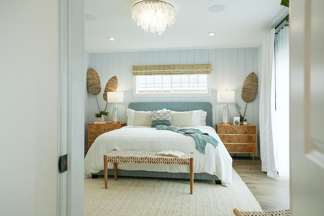 DallasBlinds's tweet photo. https://t.co/pGT47AICrI On this past week's episode of Extreme Makeover: Home Edition, the Joseph family can sleep-well knowing they have the privacy they need with their new motorized woven wood shades and white drapery with blackout lining. #hgtvextreme #budgetblinds https://t.co/6vpPeEy8ho
