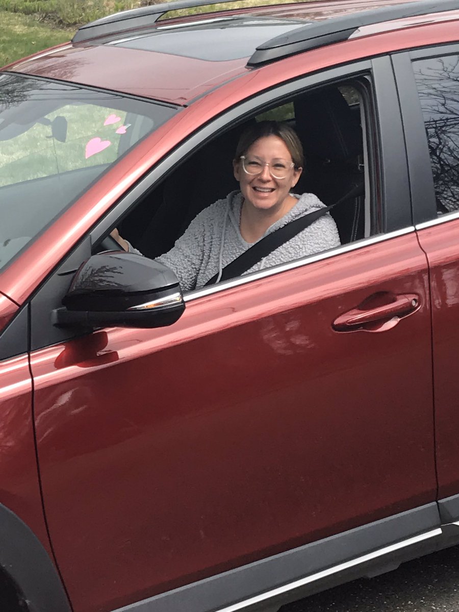 A_RiveraNY's tweet image. There were smiles everywhere today! 😀😀😀😀😀😀 @PTAJackson @JerichoUFSD #HonkandWave #carparade