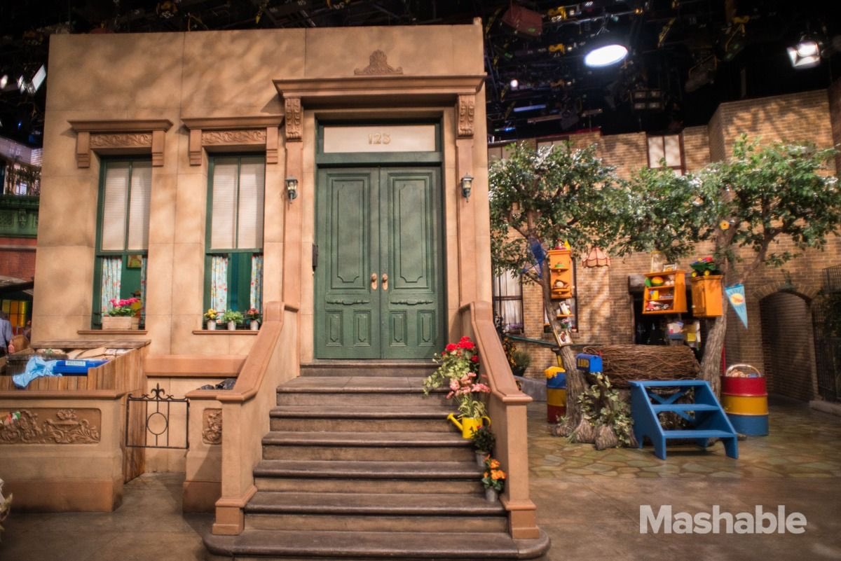 zdsellie's tweet photo. These are the zoom backgrounds I’ve been using I might be a #PBSNerd #tptAlmanac #MisterRogers #SesameStreet #TheWestWing https://t.co/EVzktajq6a
