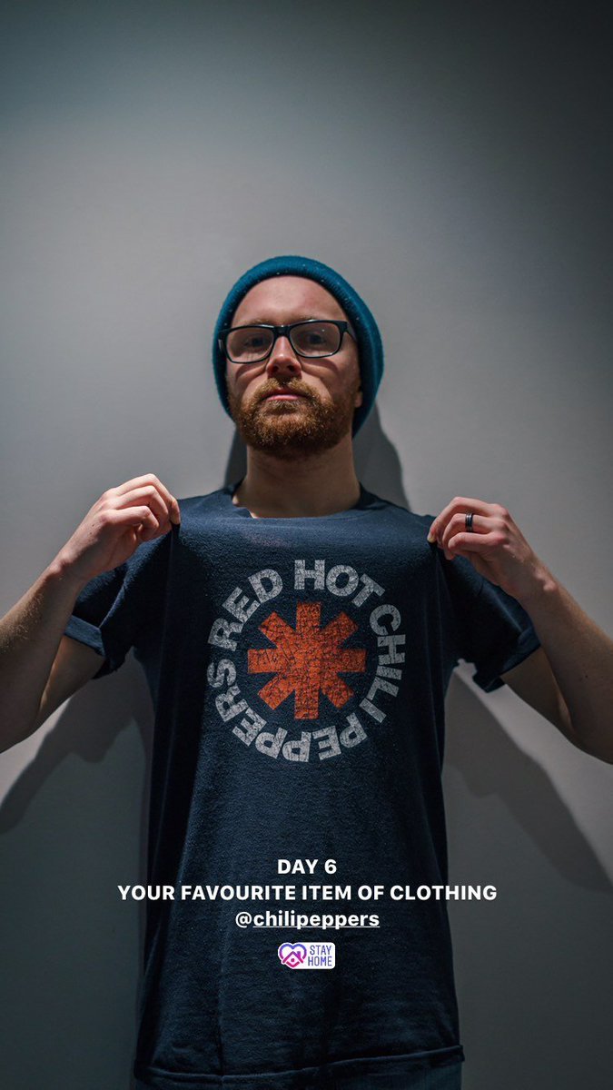 redVstandingby's tweet photo. Daily photography challenge 
Day 6 : Your favourite item of clothing https://t.co/jsKbaloA8q