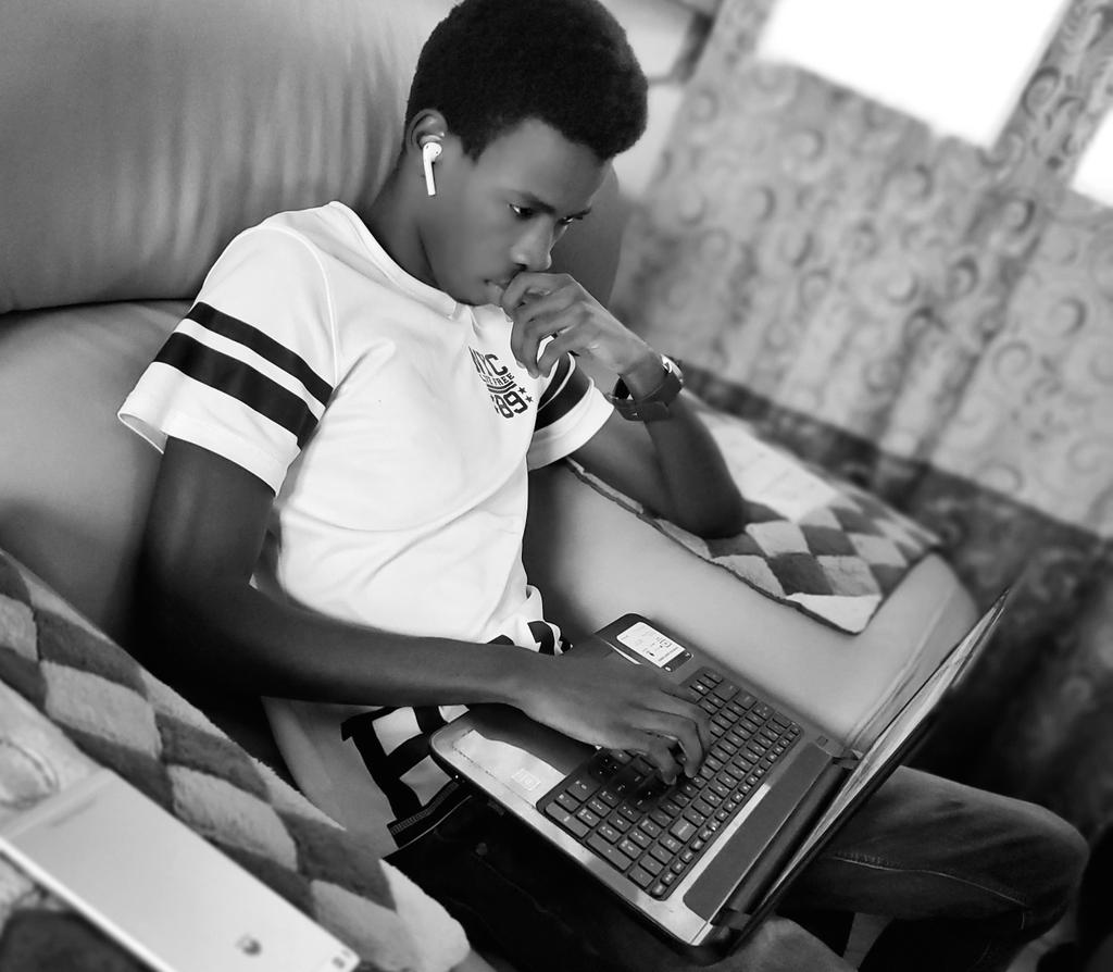 sambasy622's tweet image. Focus🤔