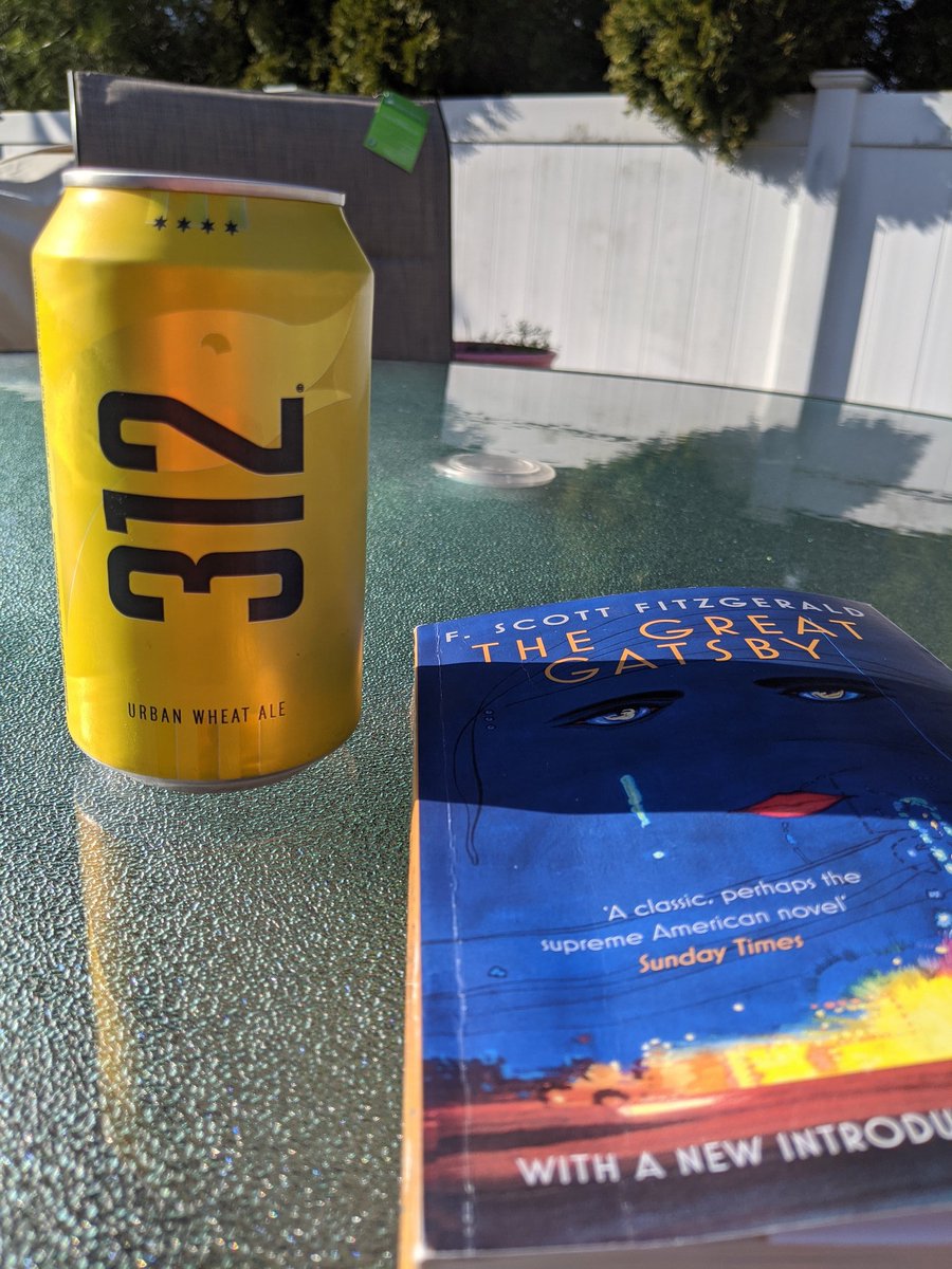 jaywux3's tweet photo. Shout out to @GooseIsland and all my family and friends who've added to my extensive library over the years for getting me through this quarantine.  #AloneTogether #classicsinlockdown #booksandbeers #QuarantineLife #NYshutdown https://t.co/5dZMgcm3jJ