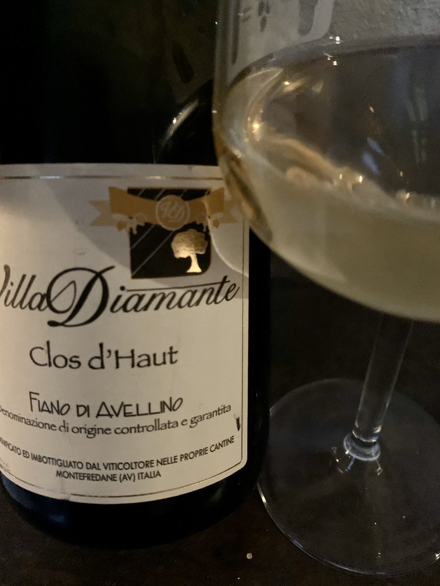 MONICABIANCIARD's tweet photo. Prima, durante e dopo un interessante incontro in videoconferenze. Le bottiglie finiscono le esperienze restano! #tastingathome https://t.co/9vEZqqPA8Z
