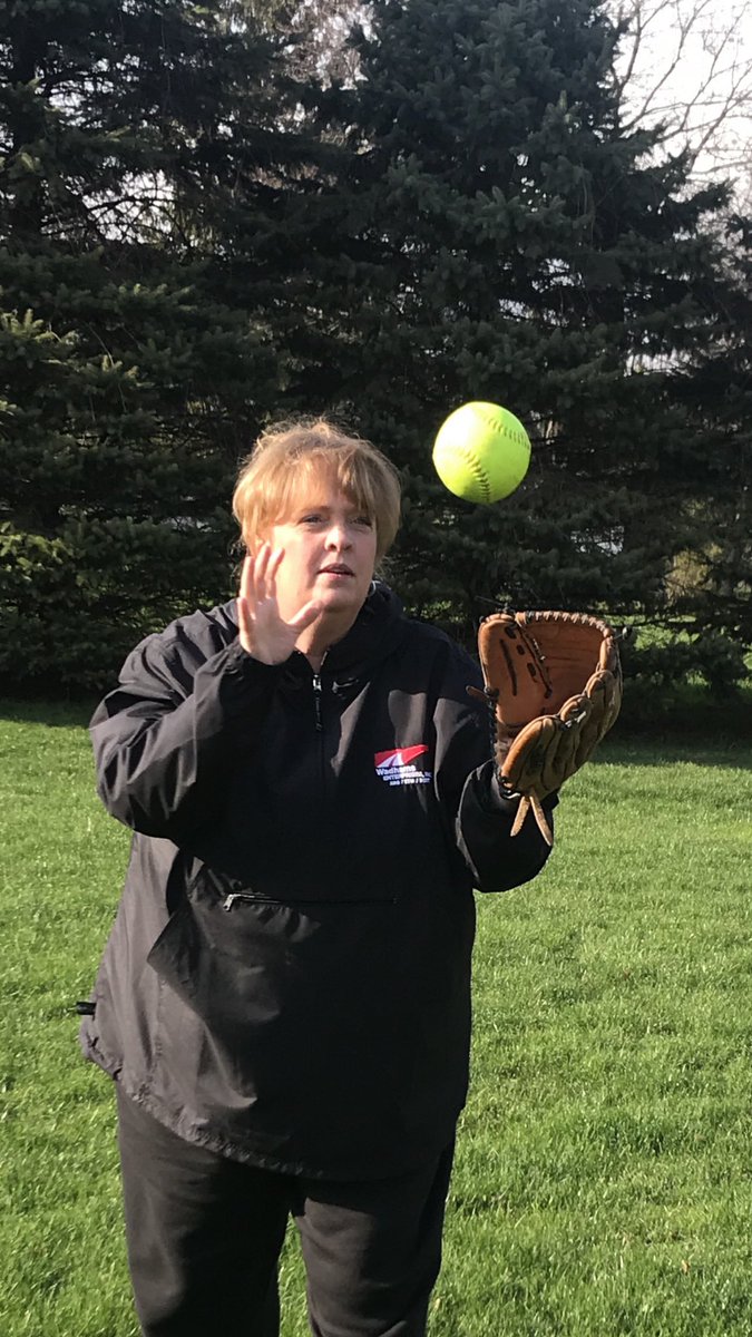 Wellness BINGO - having fun playing catch with my daughter!😀💚😀💚