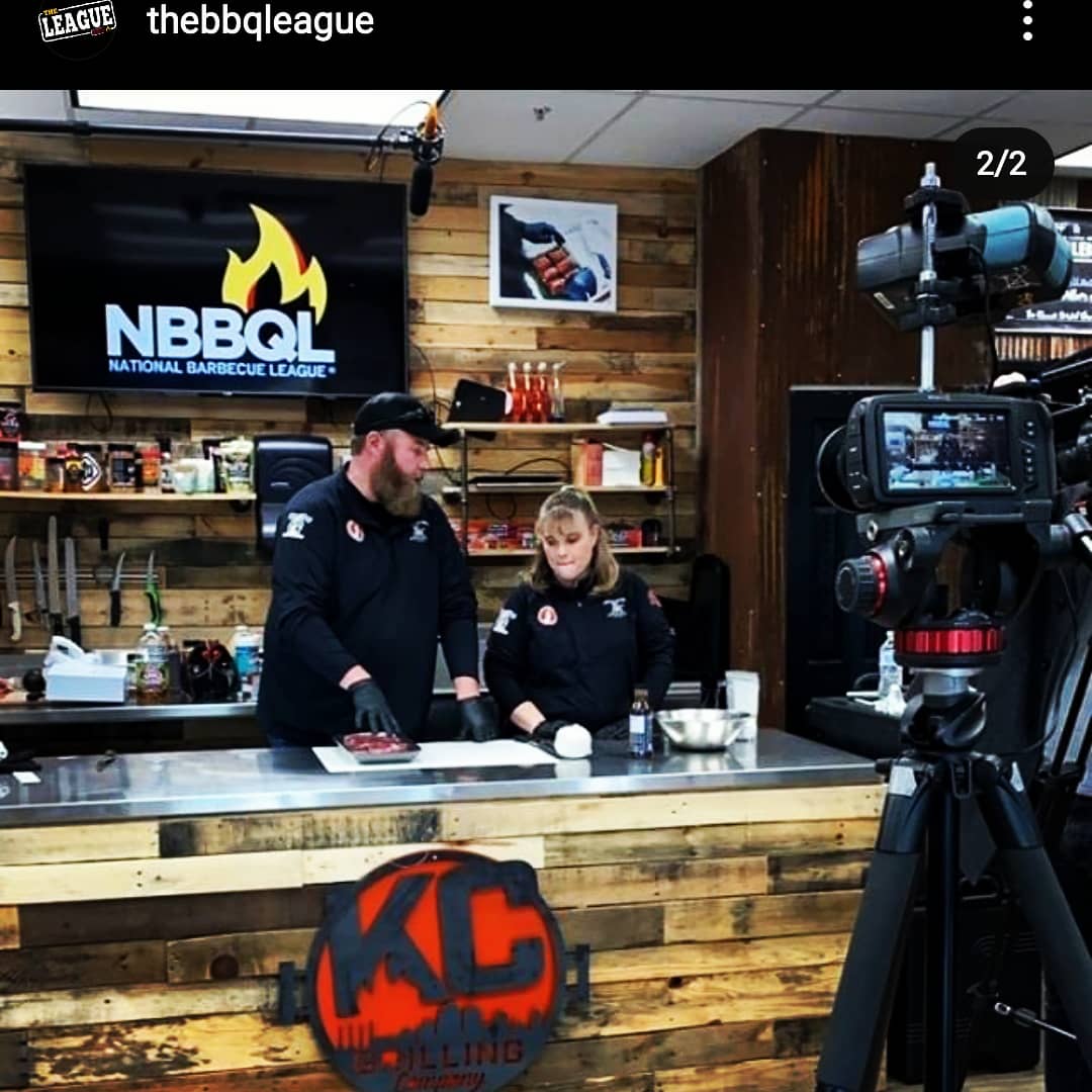 FergoliciousBBQ's tweet photo. Our friends from @Dirt_Road_BBQ shooting an @steakcookoffs video for @thebbqleague at @kcgrillingco. For videos, discounts & more, subscribe to "The League" today at https://t.co/aYJHQfuZDH
#RubSumLUV #bbqlife #bbqfamily #bbqnation #kcgrillingco #kcbs #nbbql https://t.co/Sf2By7EoBN