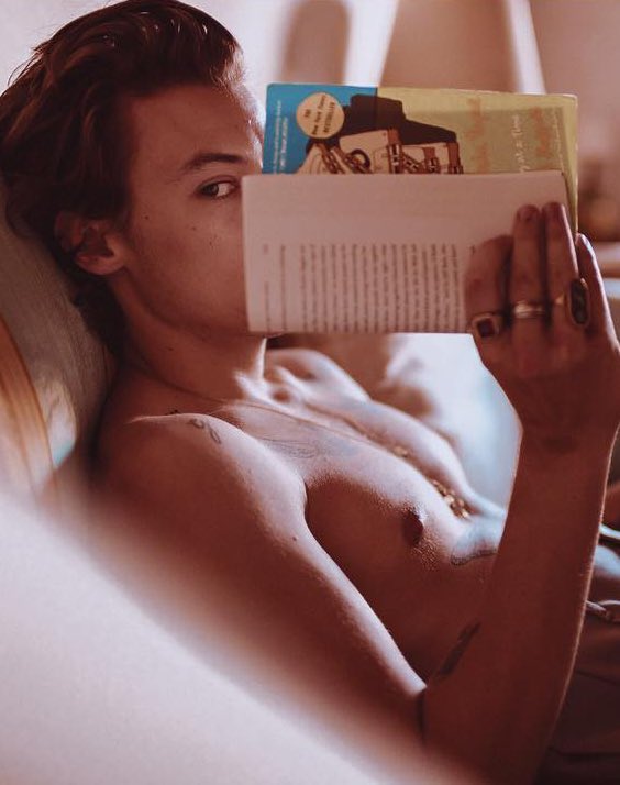 troye sivan as harry styles a very necessary thread: